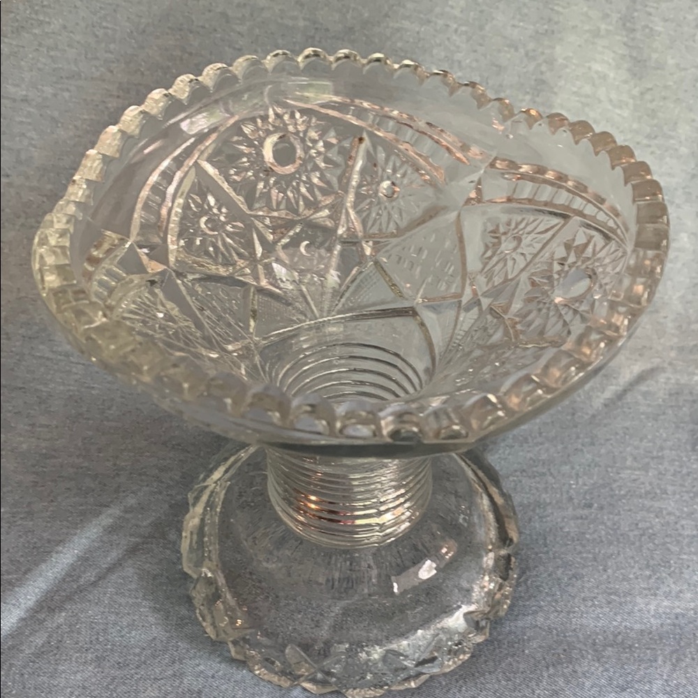 Elegant Glass Punch Bowl Pedestal